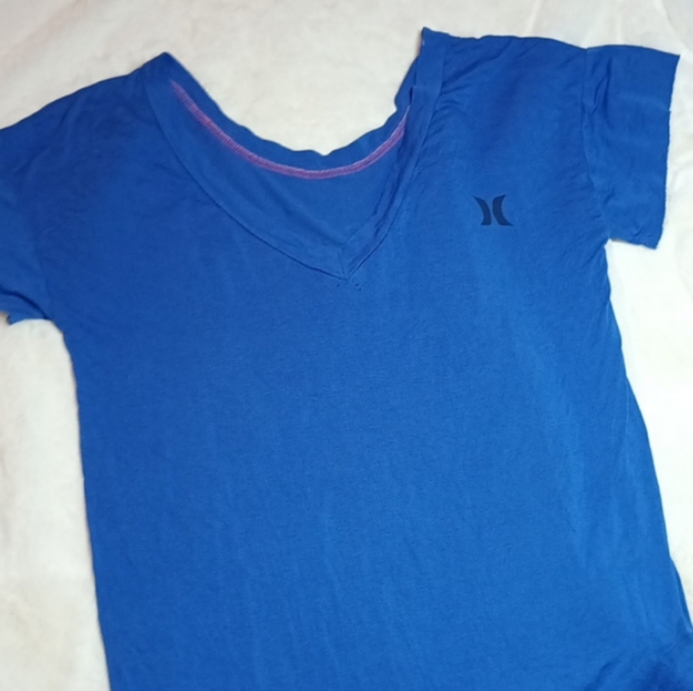 Hurley v neck tee